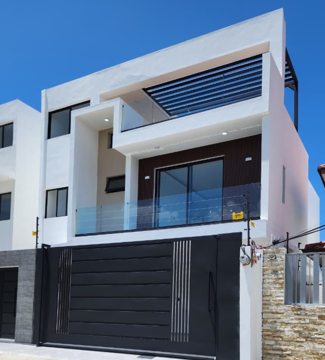Vivienda de tres niveles